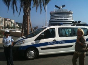 Savona Polizia mobile porto 01