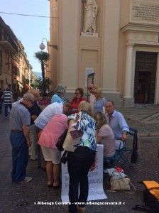 Raccolta firme Pietra Ligure 8-6-2014