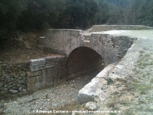 Finale Ligure - uno dei ponti romani della Val Ponci