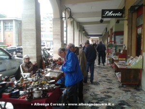 Mercatino Antiquariato Loano 01