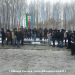 la delegazione ligure davanti al monumento alle vittime della Shoah 11 2 2015