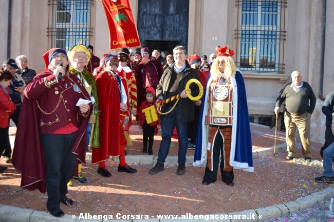 Carnevale consegna chiavi