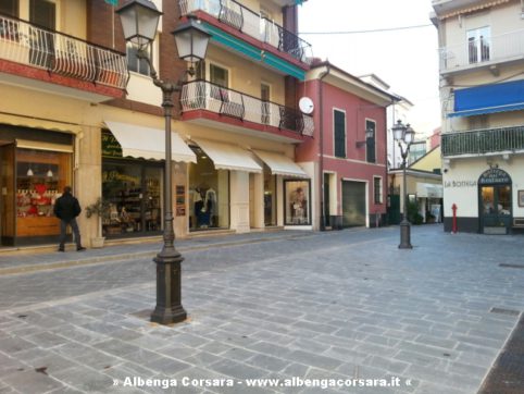 Alassio Piazza bottega