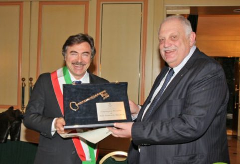 Giancarlo Mazzuca cittadino onorario di Assago