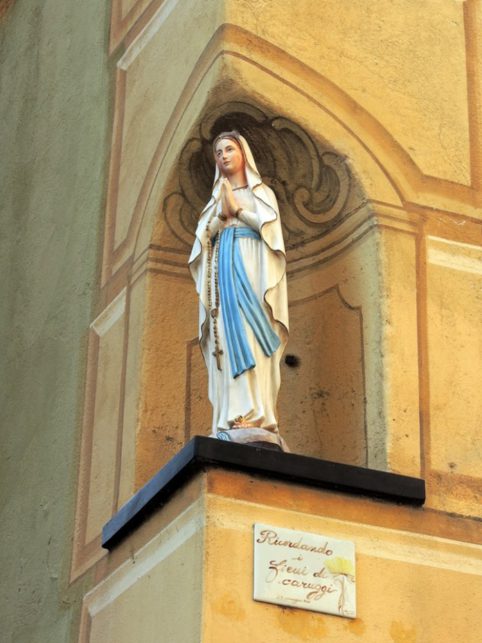 madonna dei fieui di caruggi foto tiziana girante