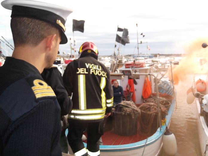 esercitazione-antincendio-nel-porto-di-loano-02