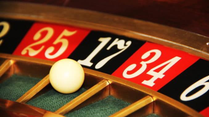 roulette e pallina - gioco azzardo