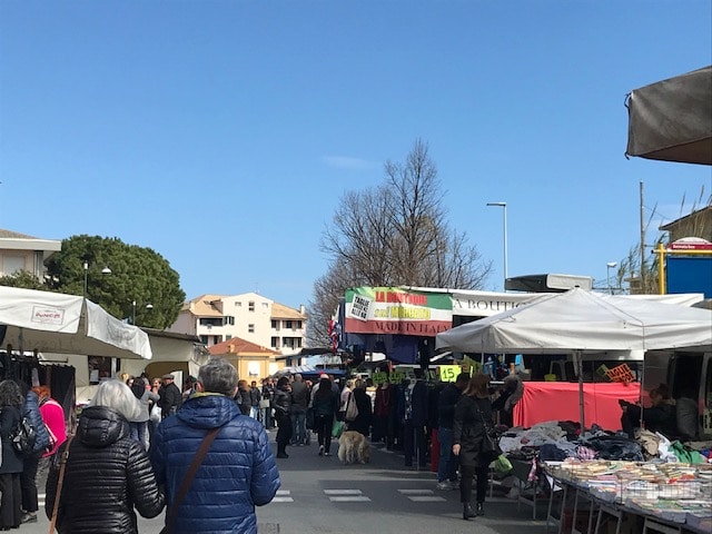 10 Mercato settimanale lungocenta di Albenga