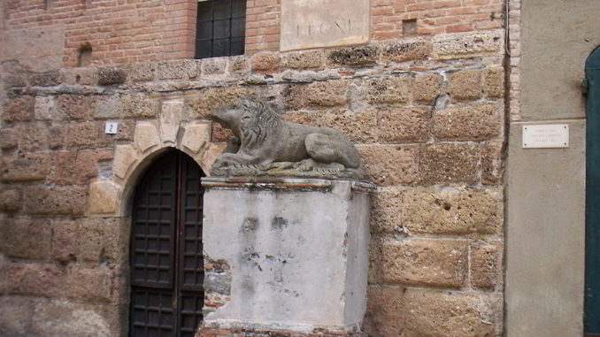 Piazza dei Leoni