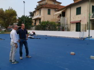 sopralluogo al campo di basket del sindaco Mauro Demichelis e ingegnere Emilio Brovelli