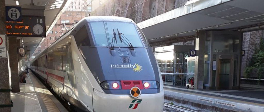 Treno alla Stazione di Genova Principe