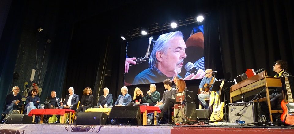 Il palco ad Albenga per finale Ottobre De Andrè 2019