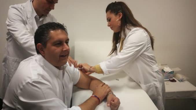 Vaccinazione antinfluenzale presidente Regione Liguria Giovanni Toti