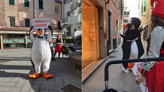 Abbraccio dei pinguini ad Alassio