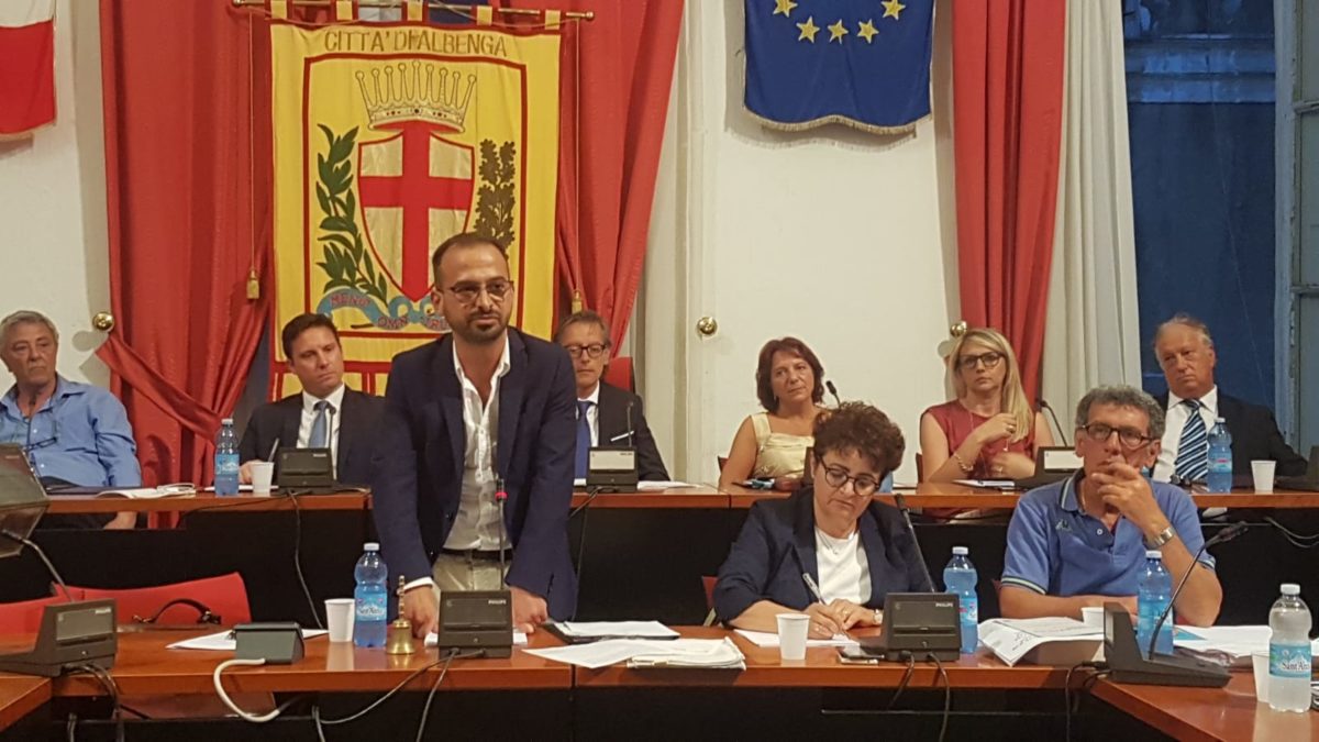 Diego Distilo durante il Consiglio Comunale di albenga