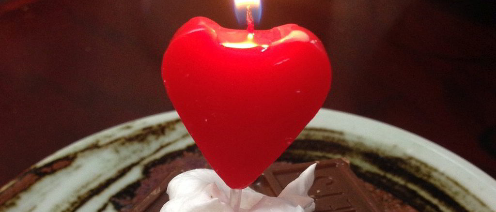 candela cuore e cioccolato