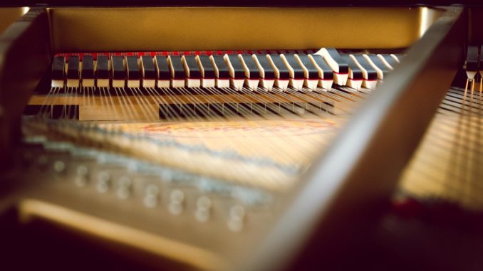 pianoforte visto interno della cordatura