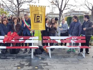 Panchine contro la violenza sulle donne inaugurate ad Albenga