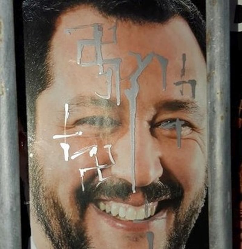 Manifesto di Salvini imbrattato ad Albenga
