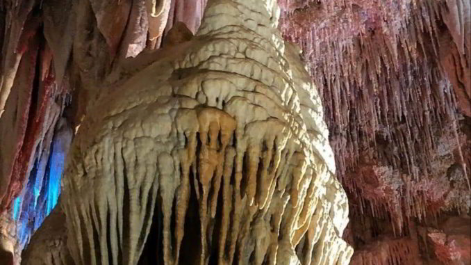 illuminazione straordinaria delle grotte di Borgio Verezzi