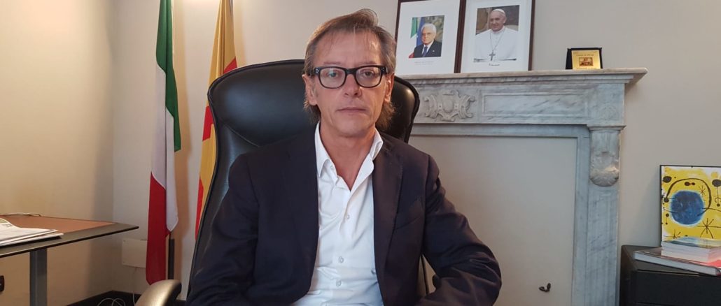 Il sindaco di Albenga Riccardo Tomatis