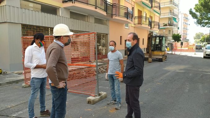 Andora rifacimento dei marciapiedi di via Usodimare