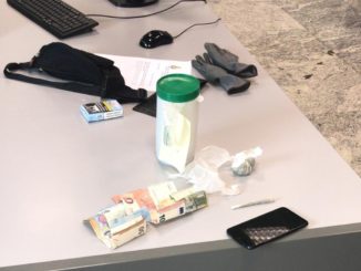 polizia locale Albenga oggetti e stupefacenti sequestrati(1)
