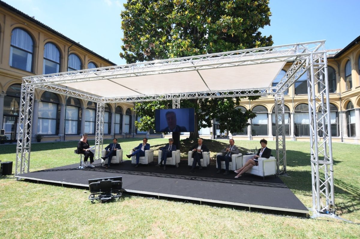 Salute Direzione Nord alla Fondazione Stelline
