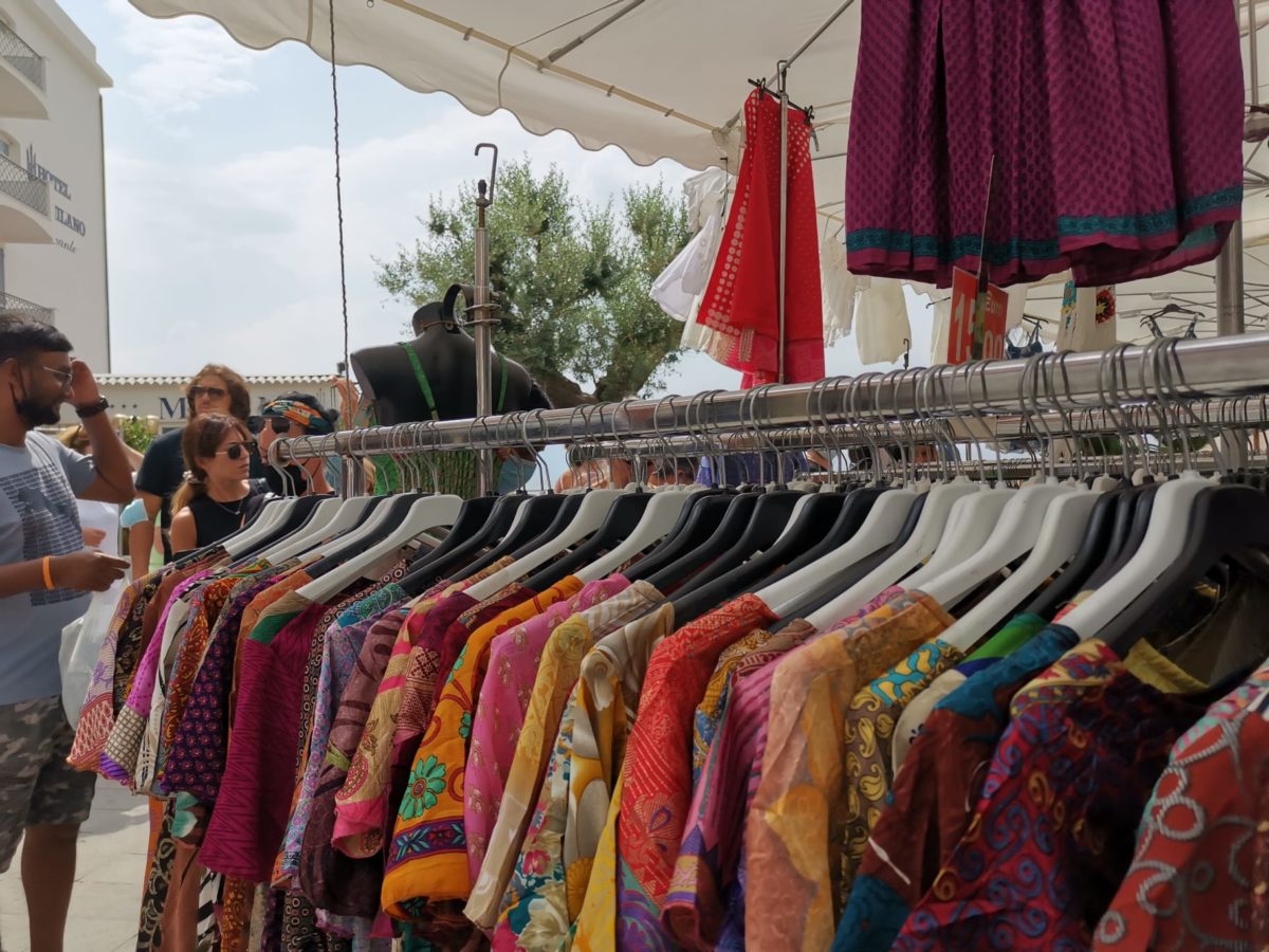 Alassio - I colori tra gli stand