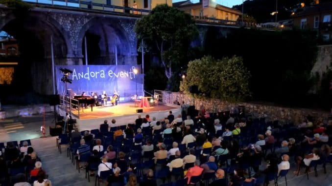 Andora - manifestazioni estive ai giardini tagliaferro