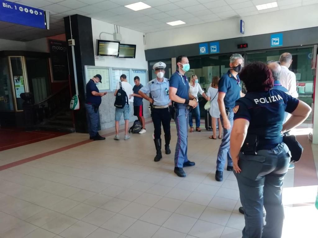 Controlli forze ordine alla Stazione di Alassio
