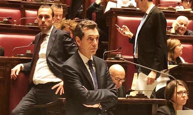 Franco Vazio in Parlamento