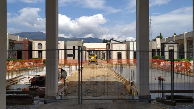 Albenga - Interno del cimitero di Leca