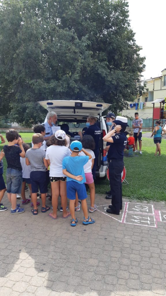 Albenga - polizia locale bambini peter pan