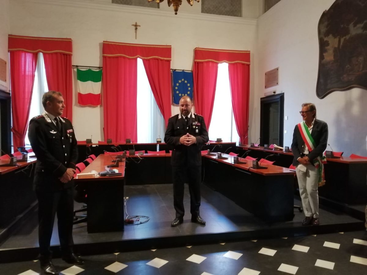 In Comune ad Albega - rossi pizziconi tomatis