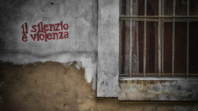 Matteo Musetti - Il silenzio è violenza - fotografia