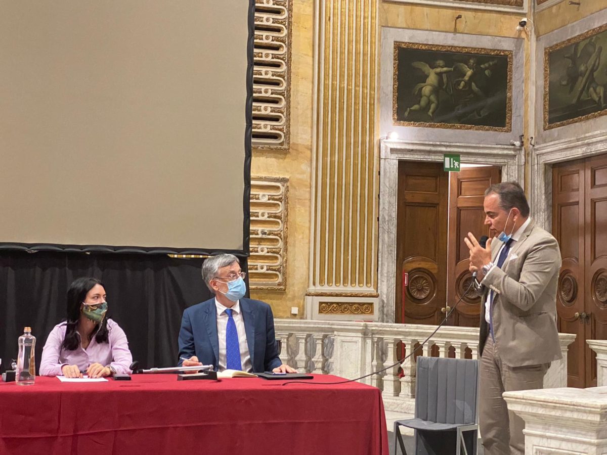 Presidente-Provincia-di-Savona-Olivieri-inontro-a-Genova-con-ministro-Azzolina