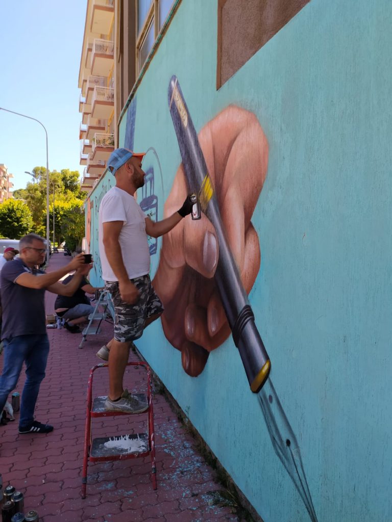 murales in onore di Pinketts e Scerbanenco