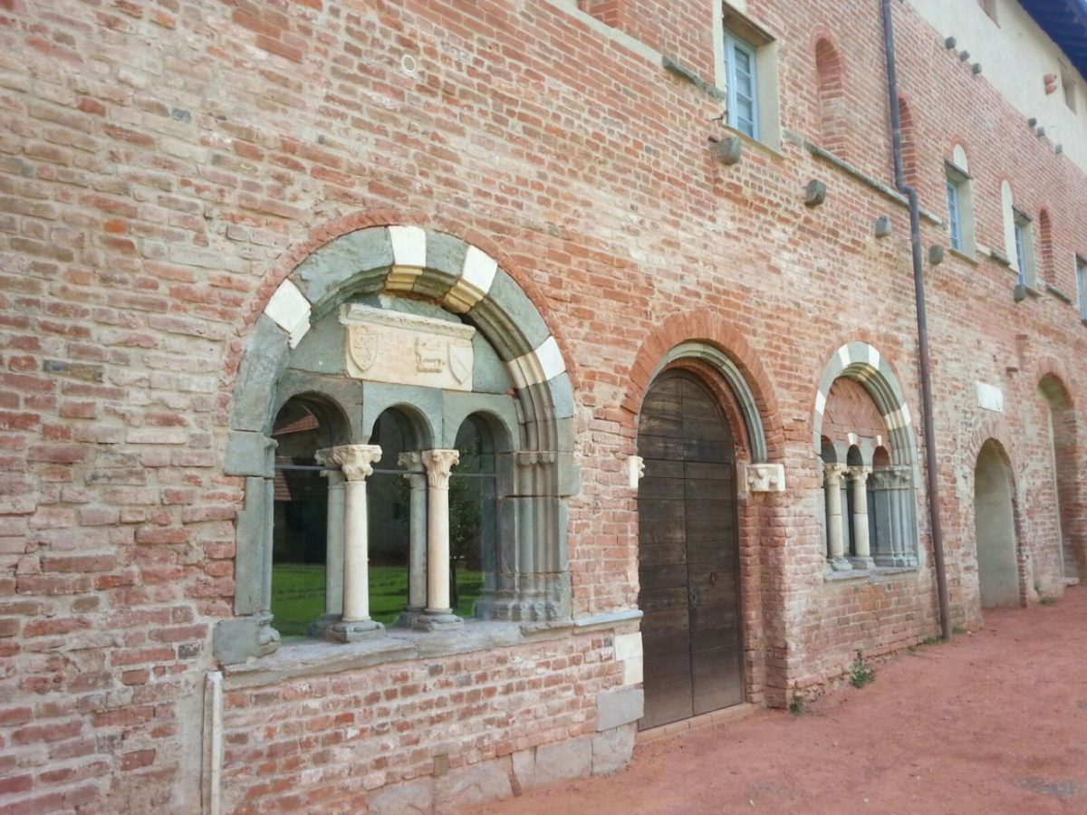 Badia Tiglieto dettagli esterno