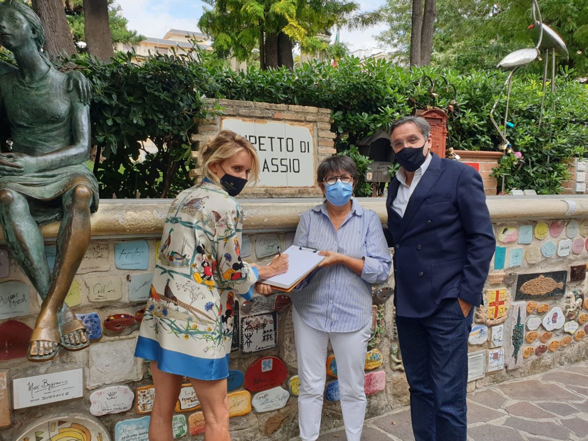 Alassio - Justine firma muretto
