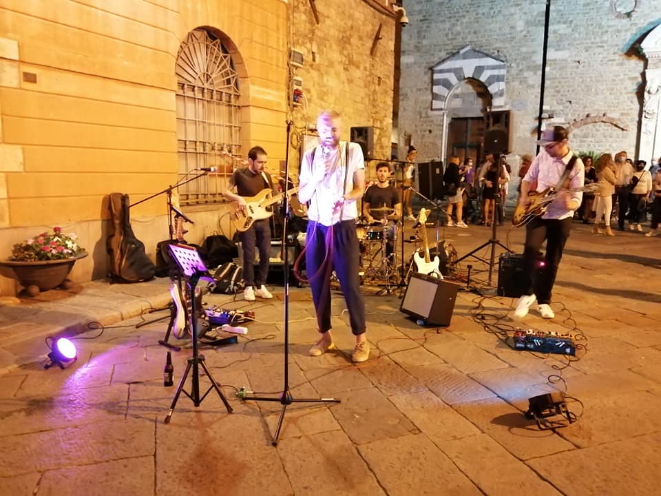 Albenga - musicisti centro storico 2