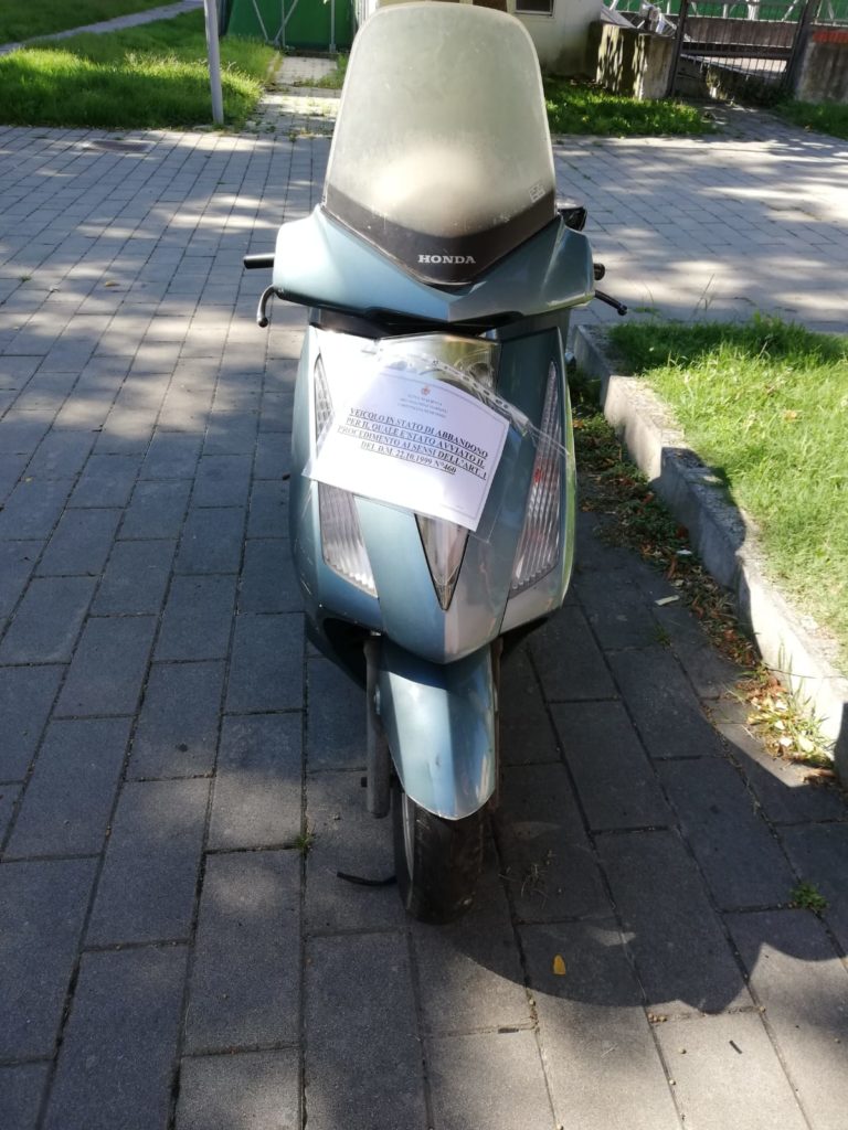 Albenga – rimozione veicoli abbandonati