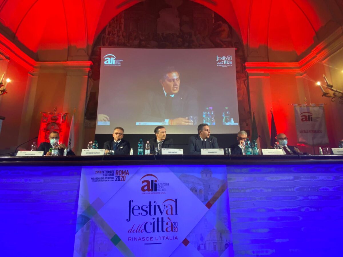 Giovanni Toti al festival_città
