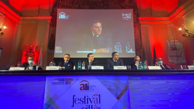 Giovanni Toti al festival_città