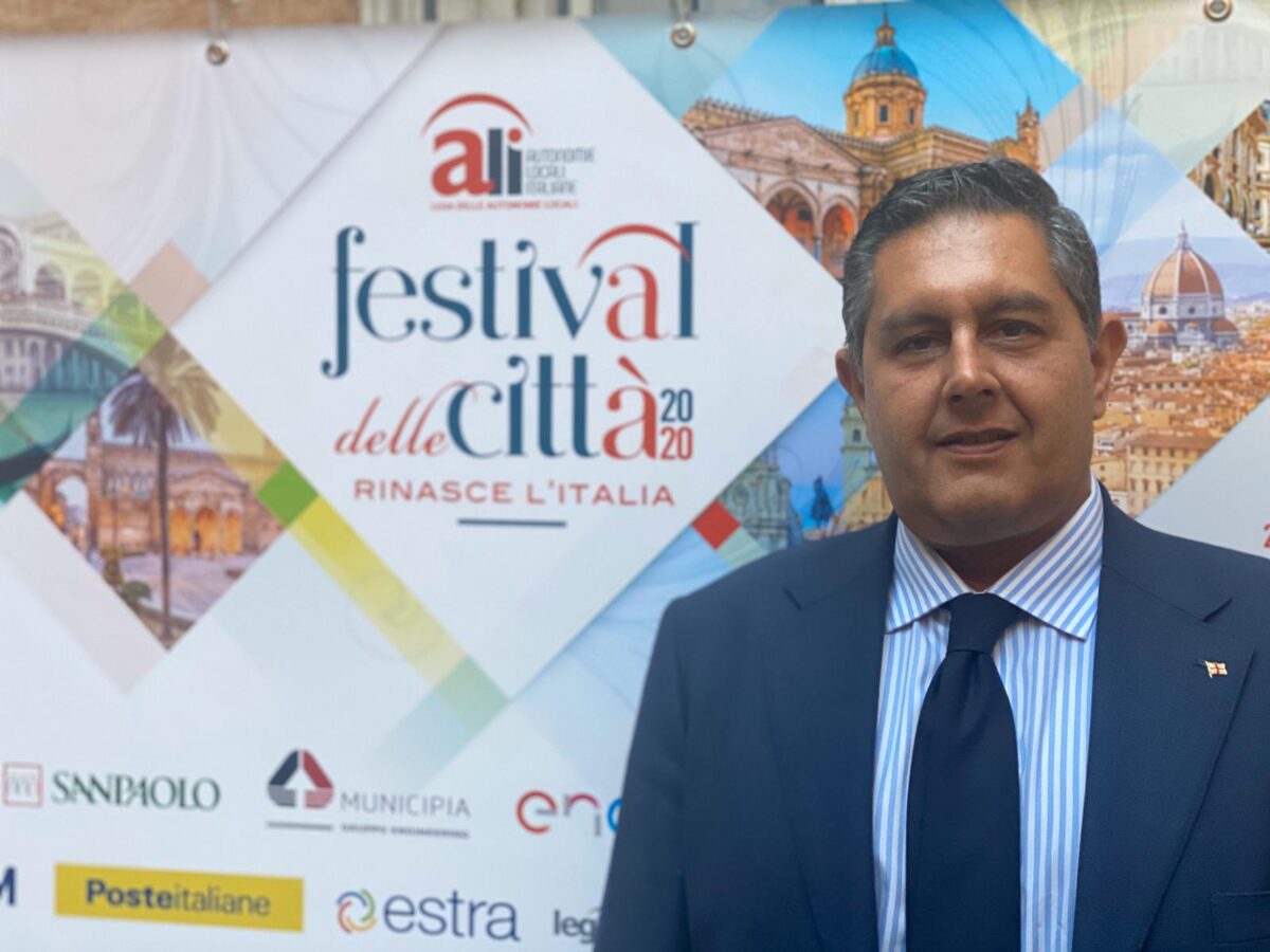 Giovanni Toti al festival_città