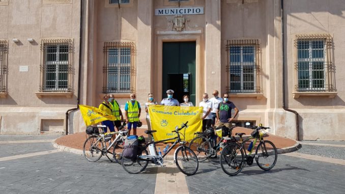 Loano - bandiare Fiab Comune Ciclabile
