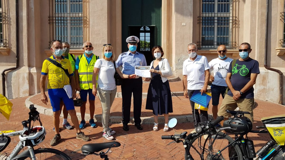 Loano - bandiare Fiab Comune Ciclabile 