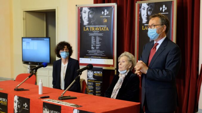 Savona - ilaria caprioglio renata scotto e Giovanni di Stefano
