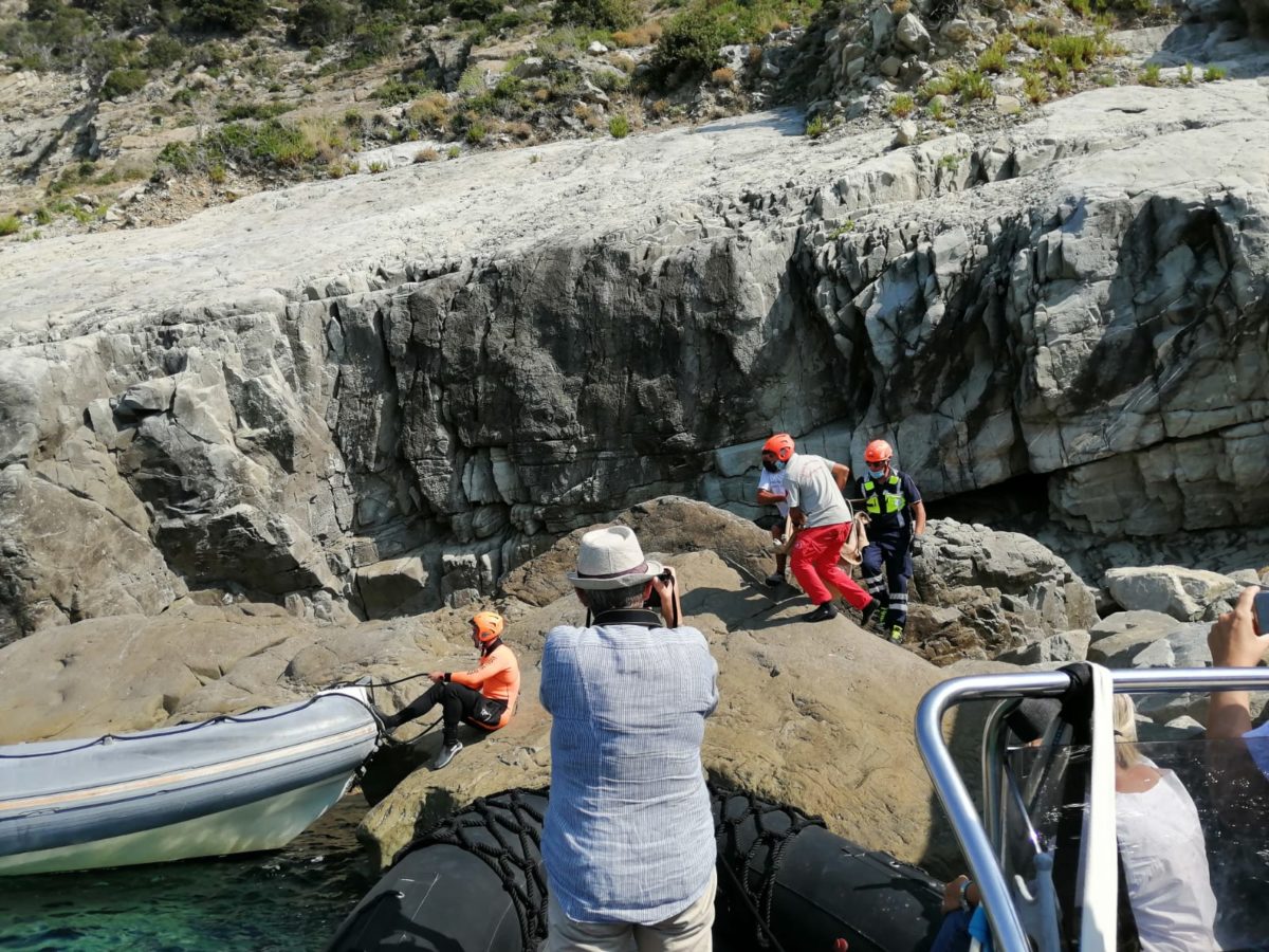 salvataggio caprette imprigionate scogliera tra Levanto e Monterosso
