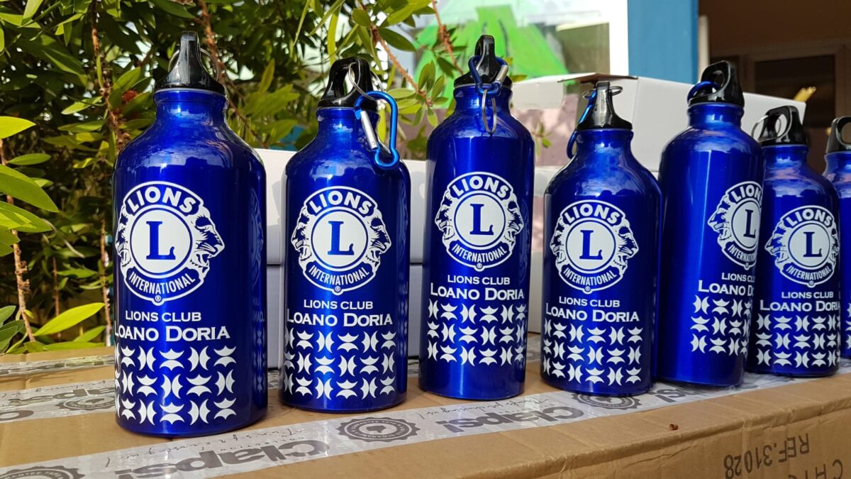 Loano - donazione Borracce Lions